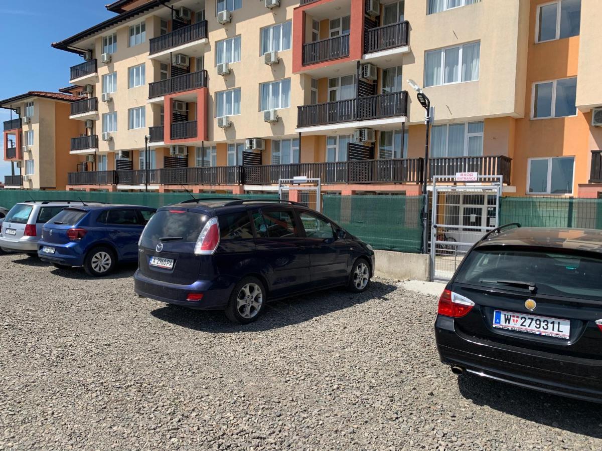 Apartcomplex Chateau Aheloy Buitenkant foto