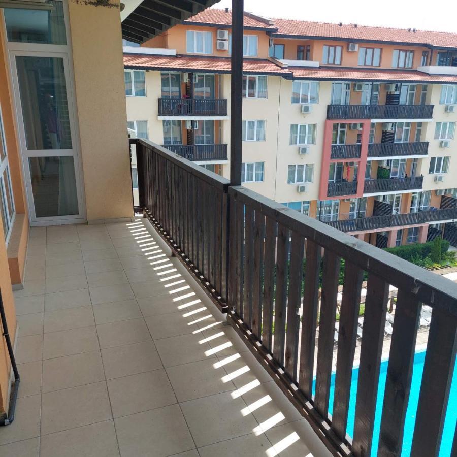Apartcomplex Chateau Aheloy Buitenkant foto