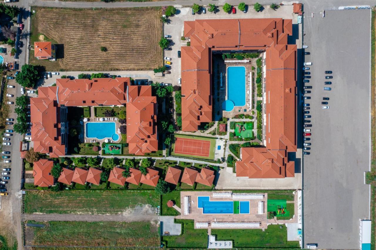 Apartcomplex Chateau Aheloy Buitenkant foto
