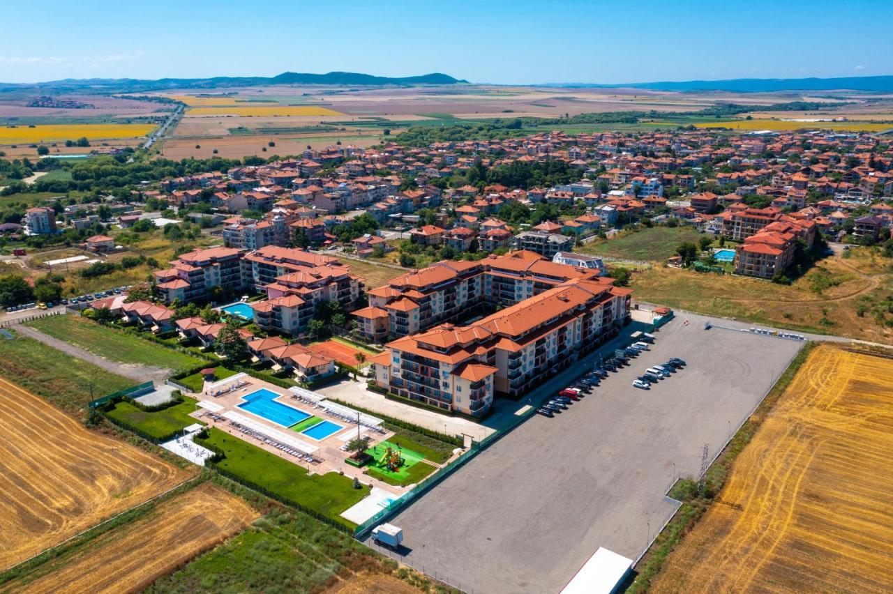 Apartcomplex Chateau Aheloy Buitenkant foto