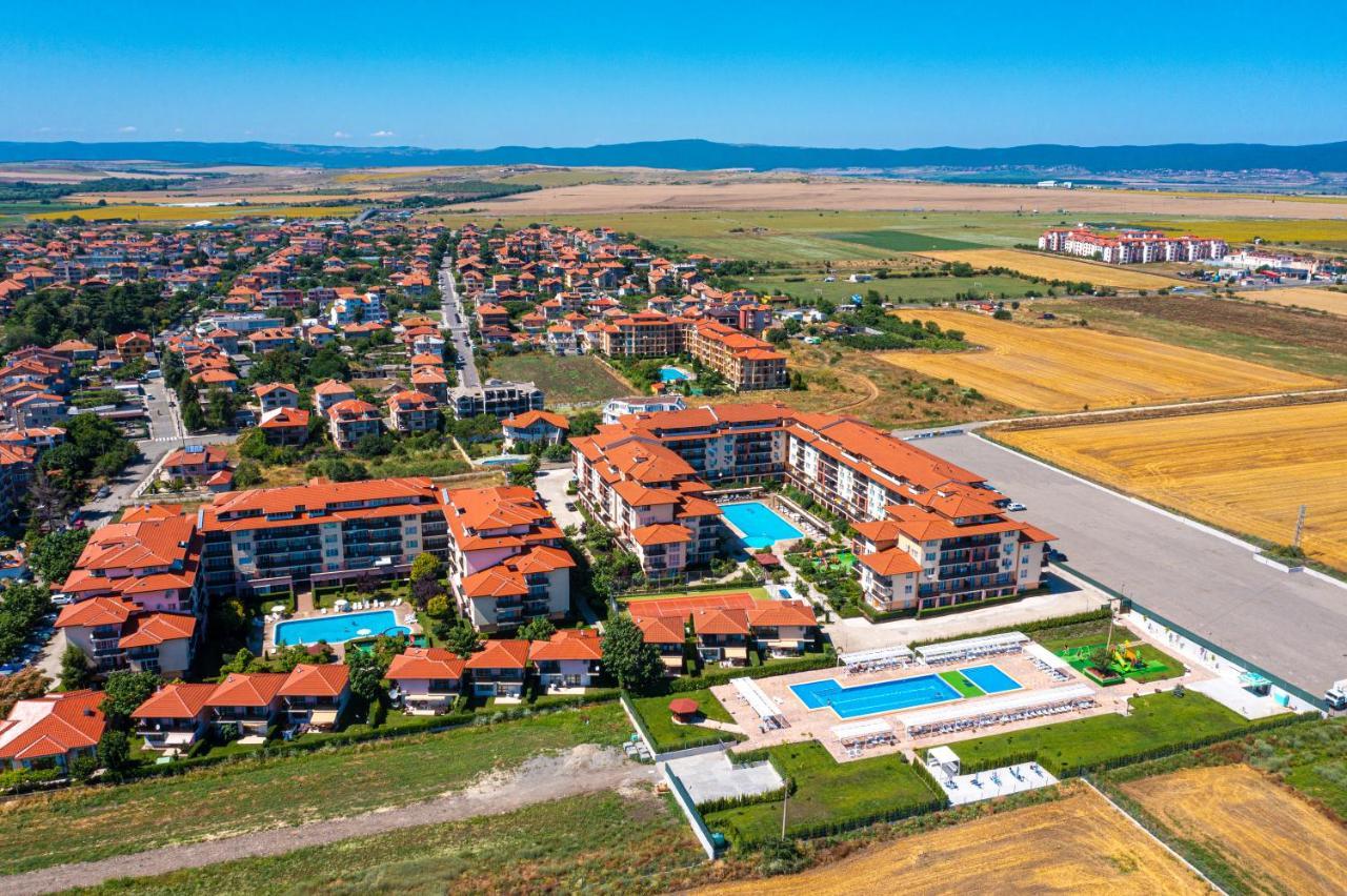 Apartcomplex Chateau Aheloy Buitenkant foto