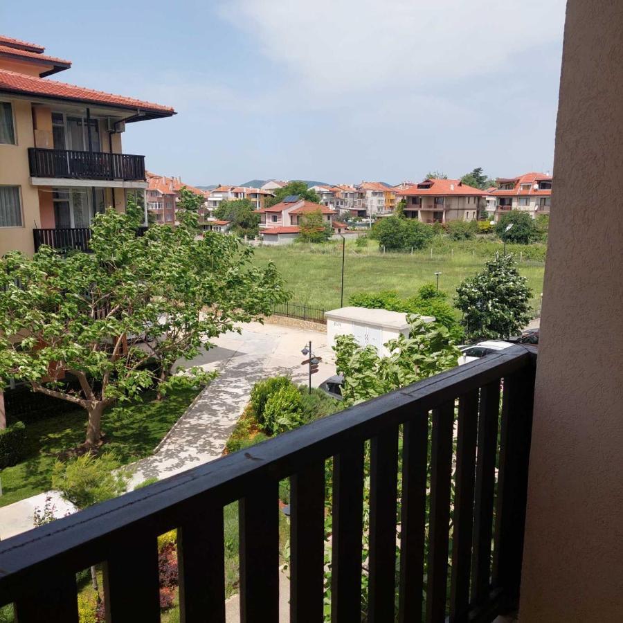 Apartcomplex Chateau Aheloy Buitenkant foto
