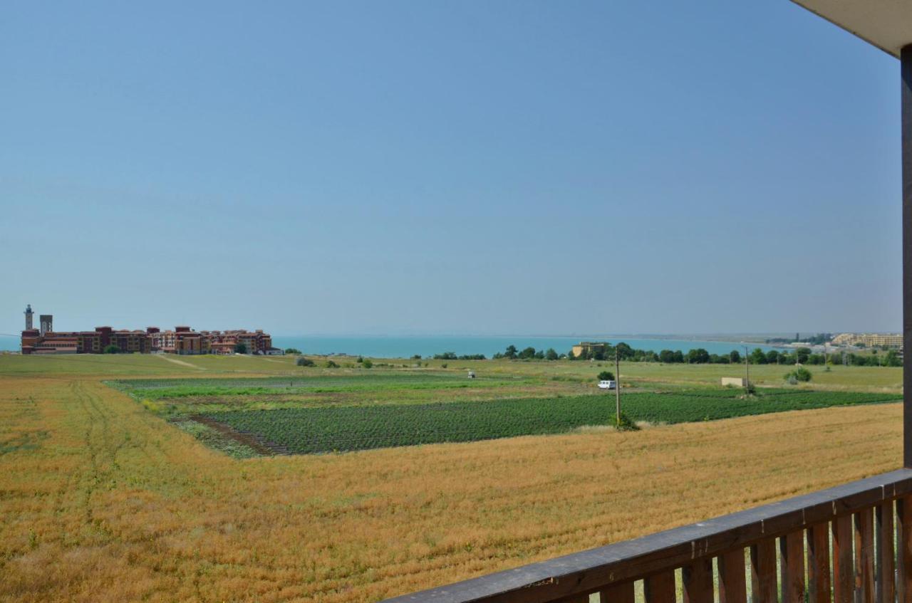 Apartcomplex Chateau Aheloy Buitenkant foto