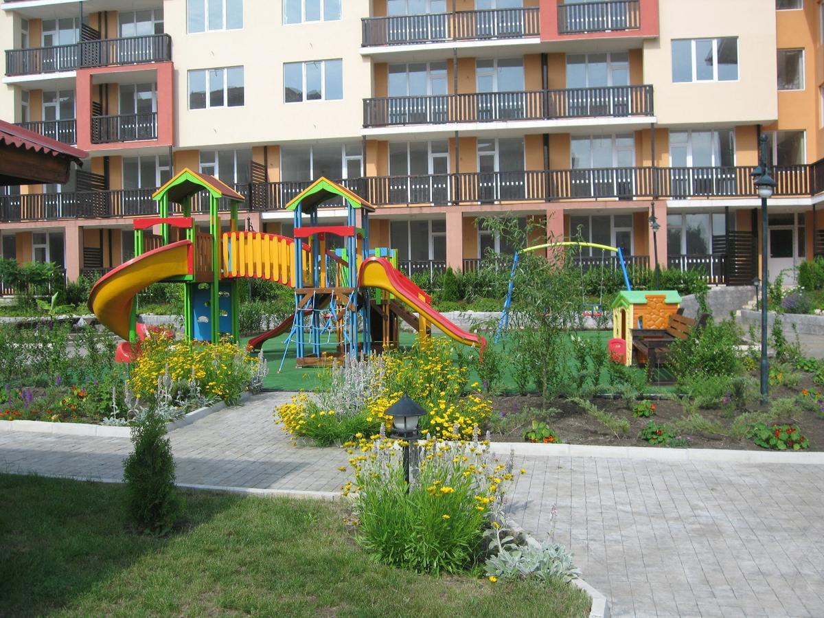 Apartcomplex Chateau Aheloy Buitenkant foto