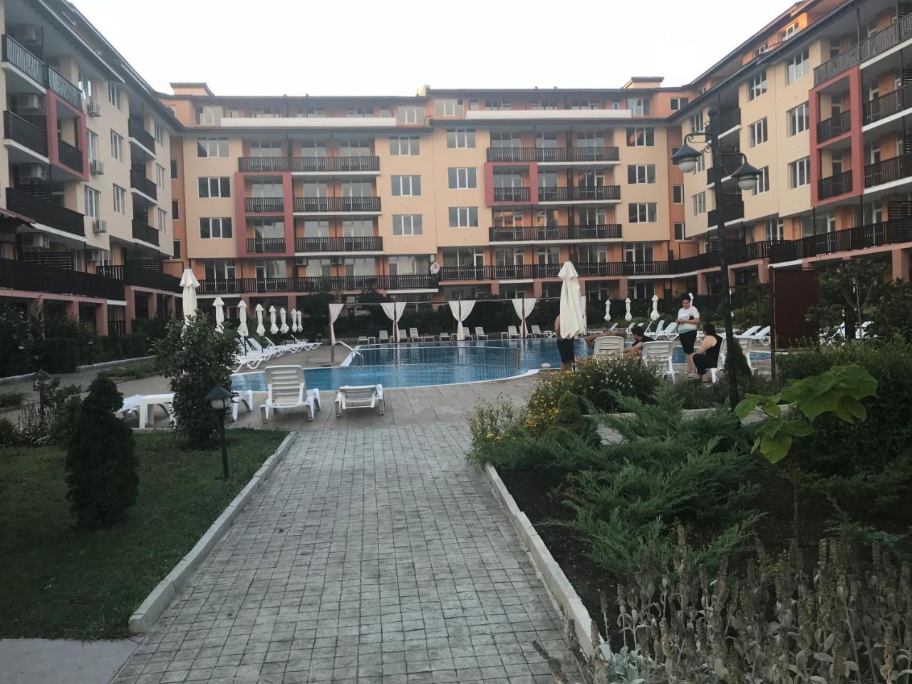 Apartcomplex Chateau Aheloy Buitenkant foto