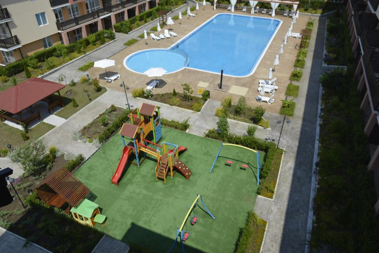 Apartcomplex Chateau Aheloy Buitenkant foto